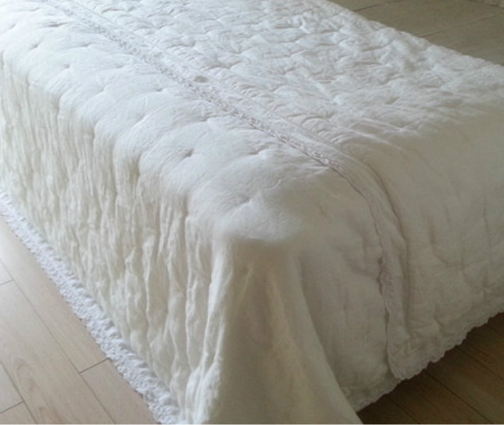 white linen comforter