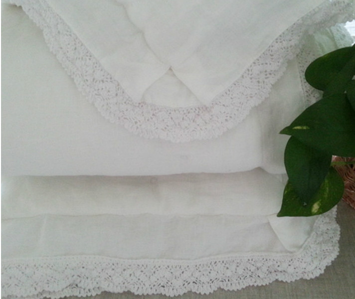 white quilt, natural linen
