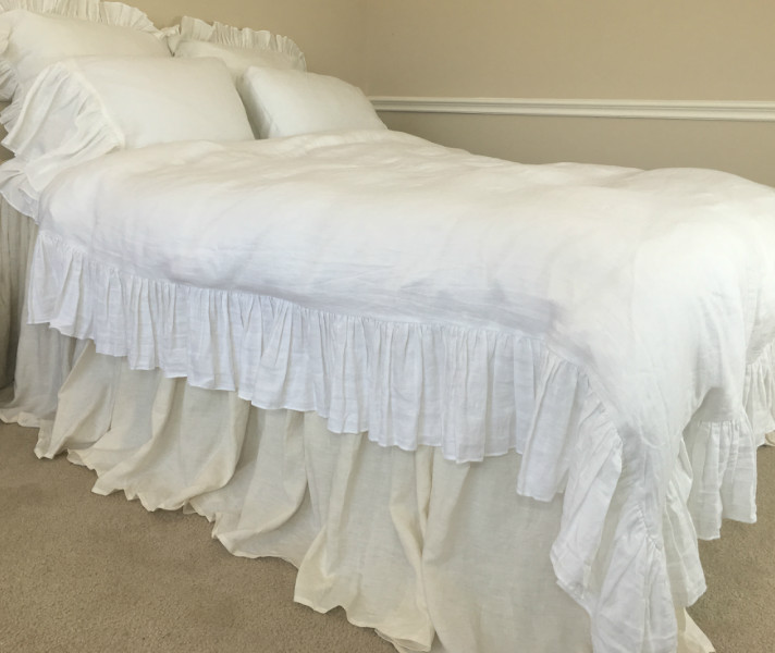 White Duvet Cover w. Mermaid Long Ruffles